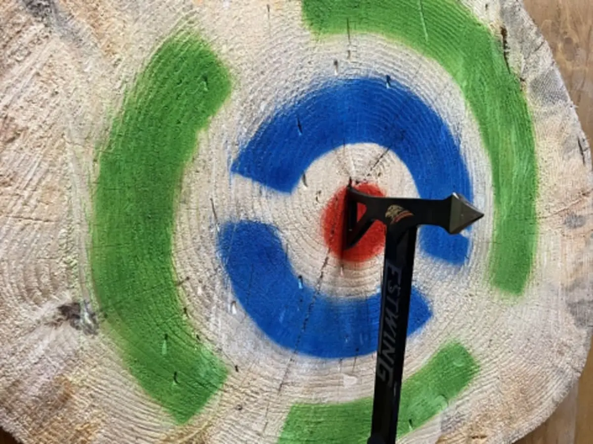 Lancer de  hache à Annecy (74)