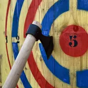 Lancer de Hache à Dénestanville (76)