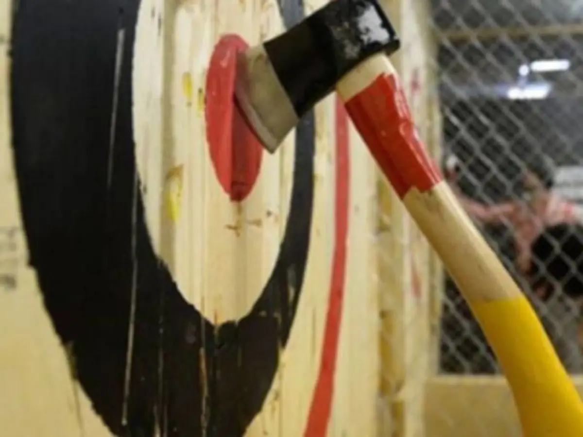 Lancer de hache à la Roche-sur-Yon (85)