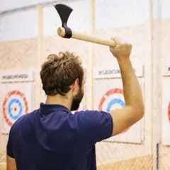 Lancer de hache en plein coeur de Paris