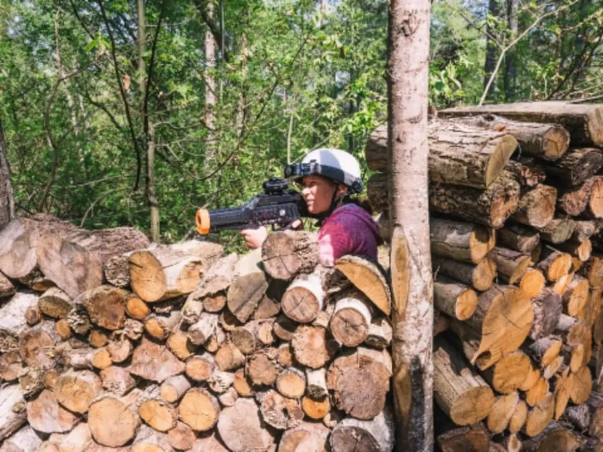 Laser Game en extérieur à Bruyères-le-Châtel (91)