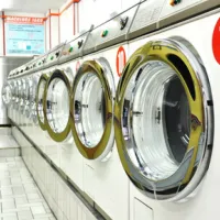 Les laveries automatiques, pratiques, faciles et pas cher&nbsp;! &copy; Dutourdumonde - fotolia.com