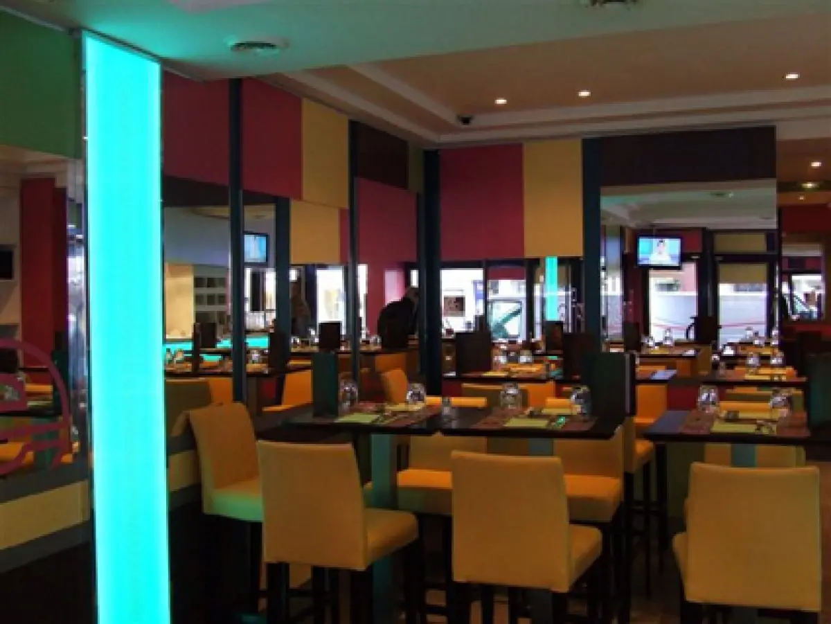 Le LC2 café a entièrement refait sa décoration