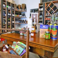 Epicerie fine, douceurs, vins de qualité, c'est la formule magique du Bacchus Nouveau ! DR