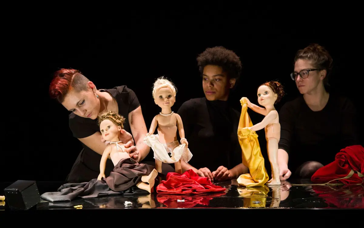 Le bain, Gaëlle Bourges : association Os