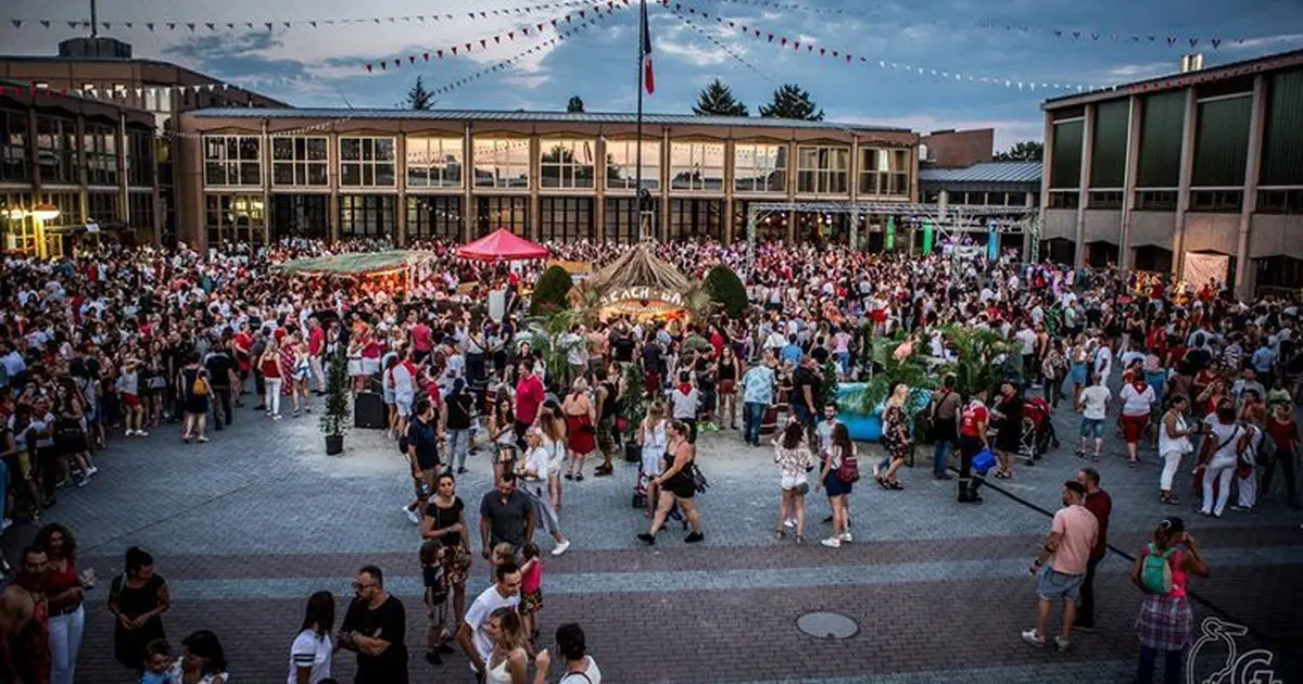 L'ambiance est bonne au Bal des Pompiers à Strasbourg