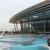 Le bassin extérieur à 34° du nouvel Espace Balnéo Barrière de Ribeauvillé &copy; MO