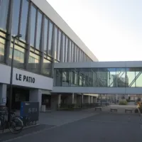Le bâtiment principal du campus de l'Université de Strasbourg : le Patio &copy; www.archi-strasbourg.org