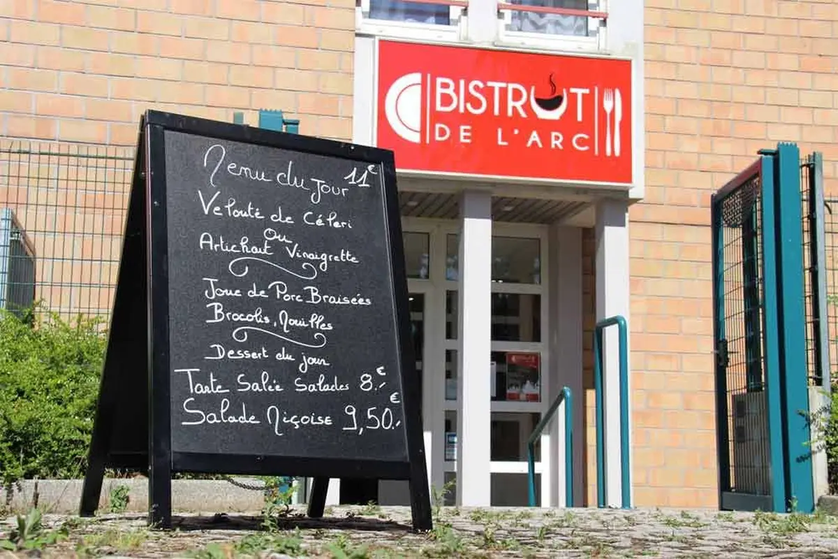 Le Bistrot de l'Arc, un restaurant intergénérationnel