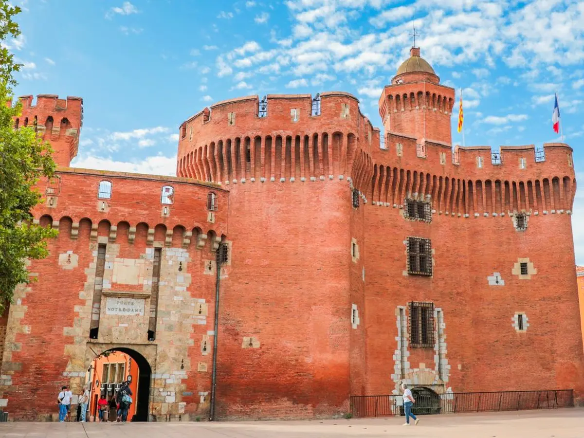 Le Cayrou, L’âme Des Murs