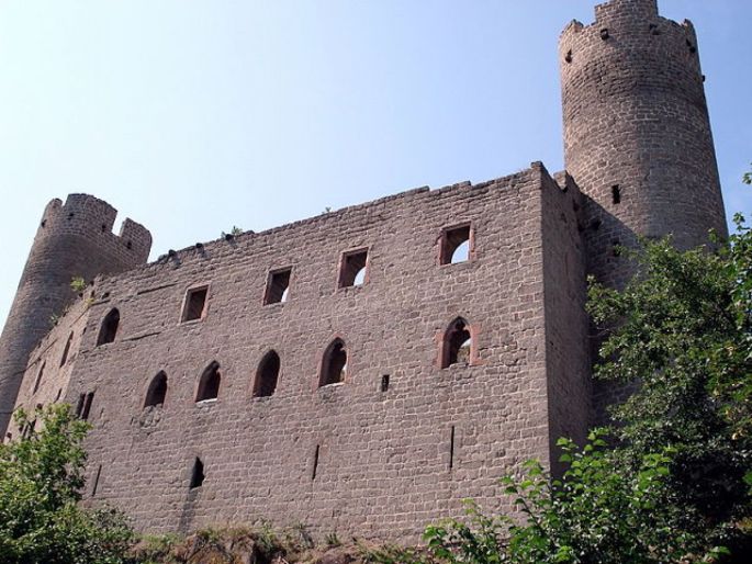 Le château du Haut-Andlau possède une forme remarquable avec ses deux donjons