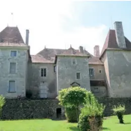 Le château du Ry-Chazerat et son domaine : château (extérieur) et fours à chaux