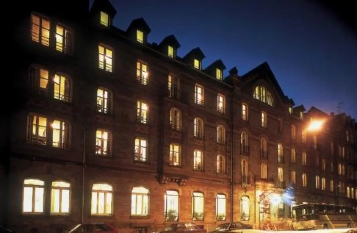 Le Ciarus est facile à repérer avec sa grande façade