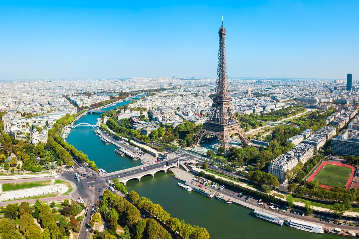 Le Coffre Lupin : le défi interactif de Netflix au pied de la tour Eiffel à Paris