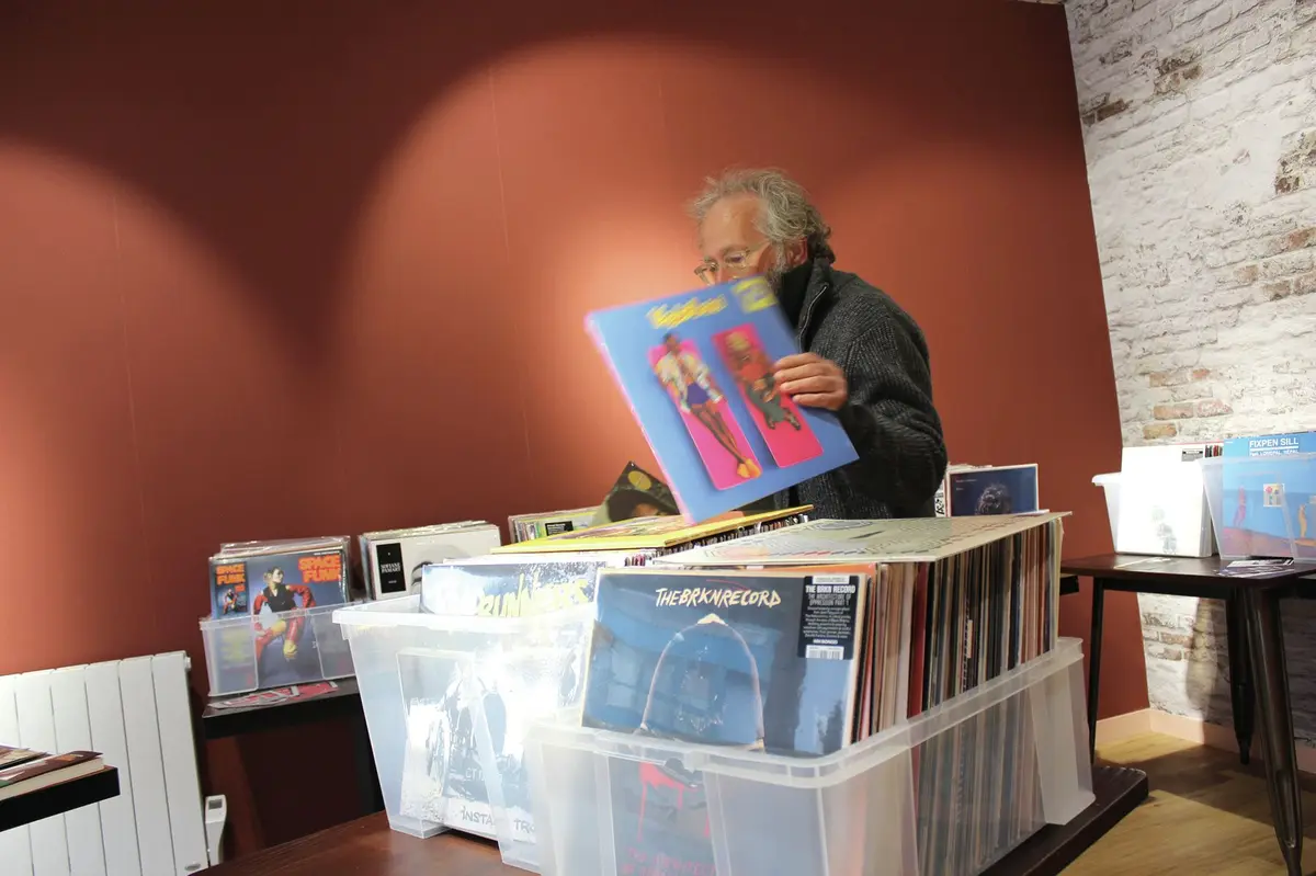 Daniel Carrot dans sa la boutique 