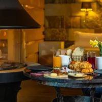 Un bon petit déjeuner dans votre chambre, au calme DR