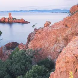 Le Dramont et l’Île d’Or : la carte postale absolue !