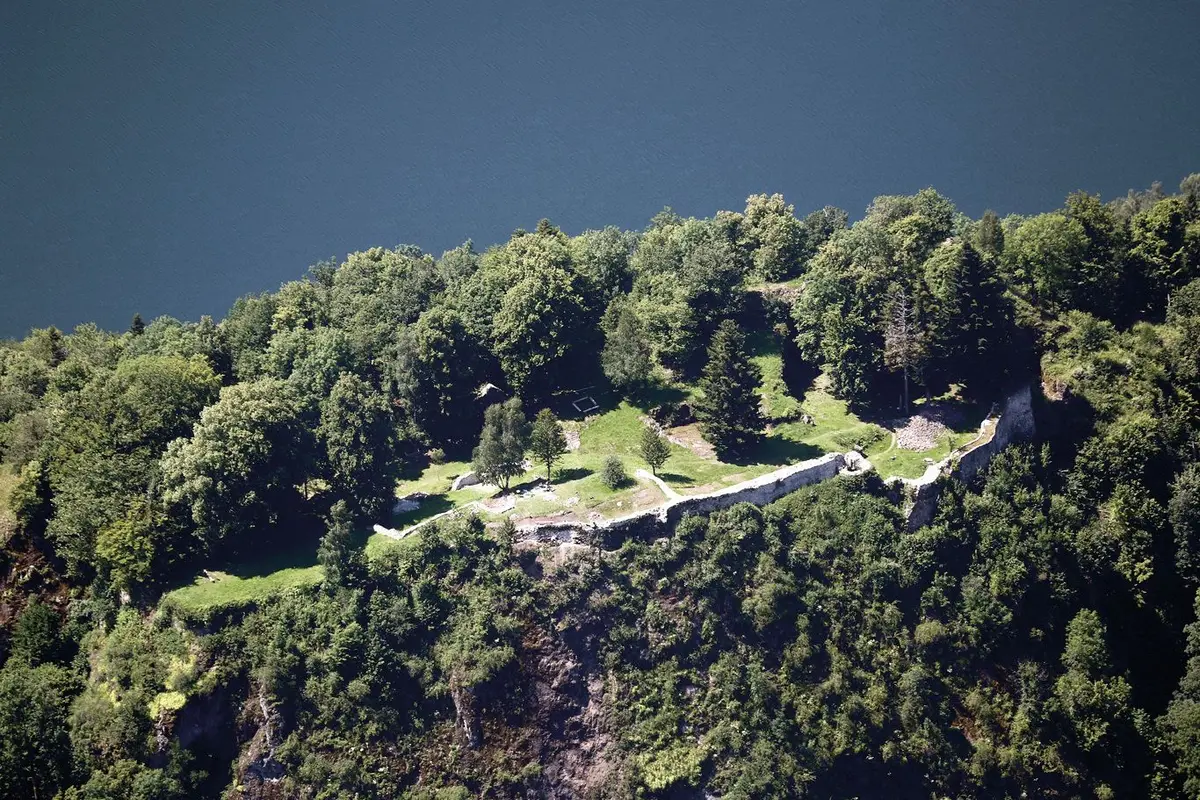 (3) Le château de Wildenstein