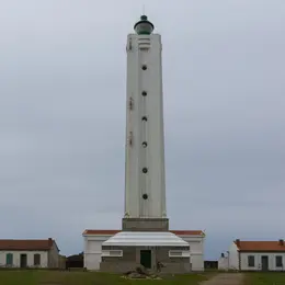 Le Grand Phare de l’île d’Yeu : un phare moderne né des ruines de la guerre