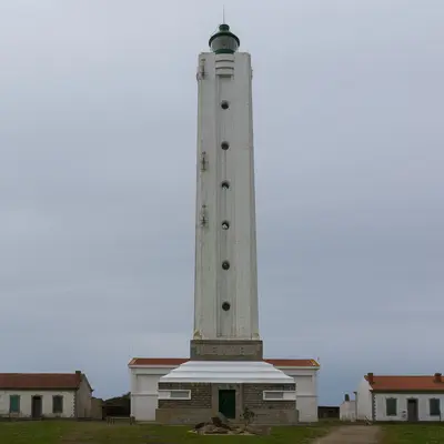 Le Grand Phare de l’île d’Yeu : un phare moderne né des ruines de la guerre