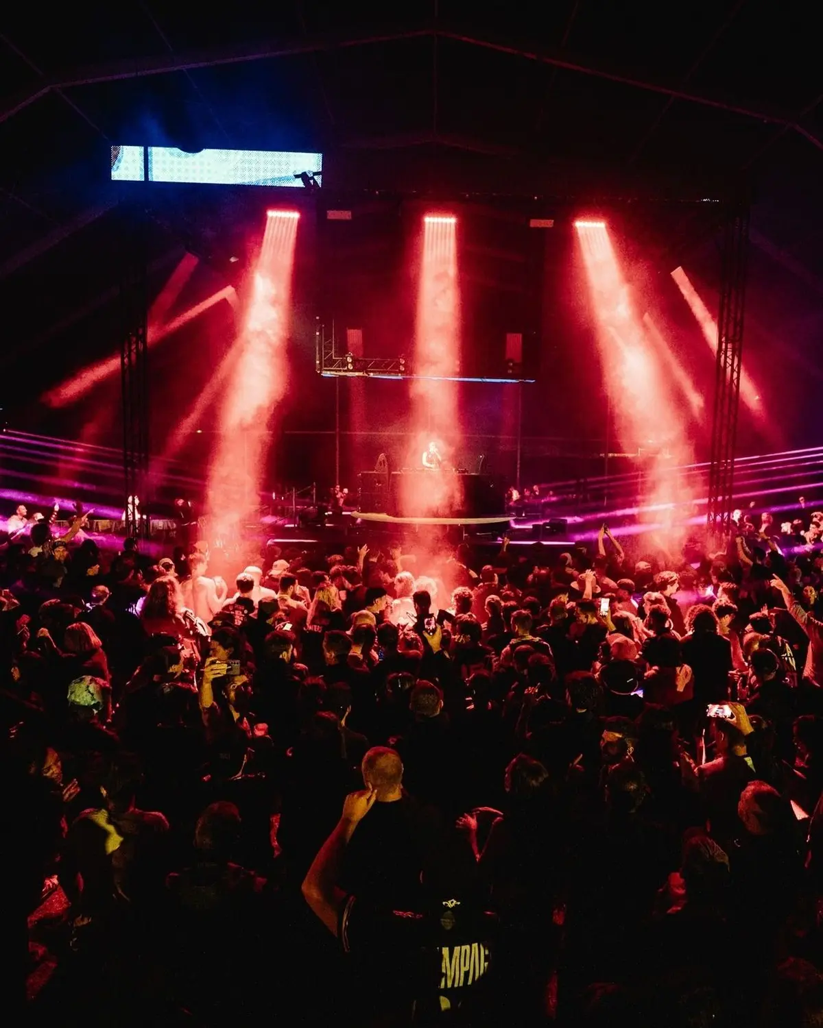 Chaque année, des centaines d'amateurs de musiques techno et électro font le déplacement. 