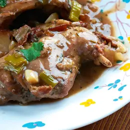 Le Kinjele : le lapin sauce vin rouge