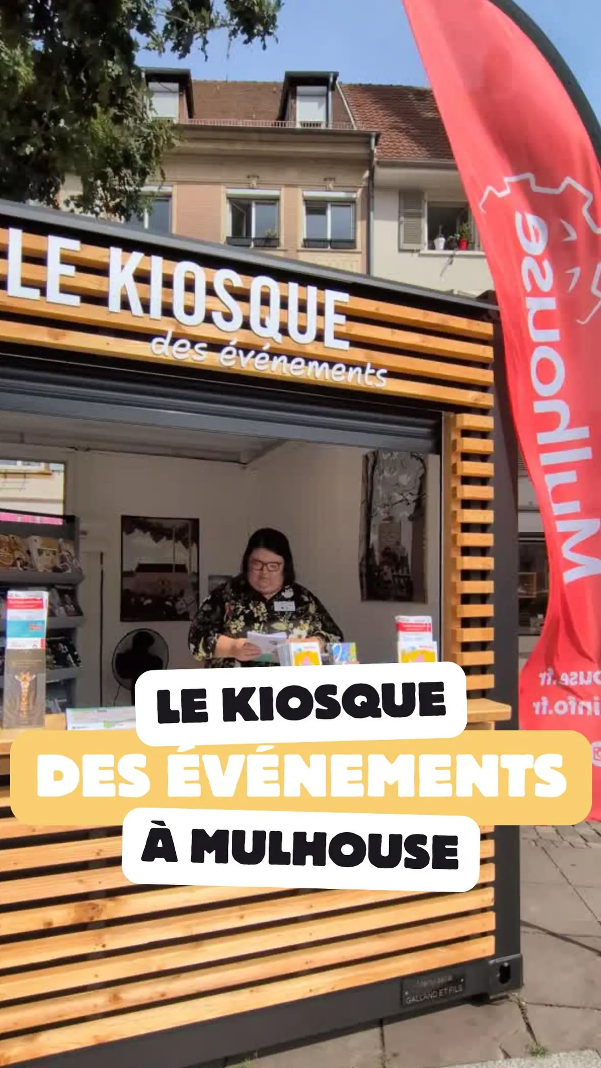 Le Kiosque des événements est installé sur la place de la Réunion