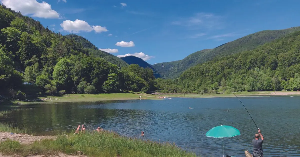 Le lac de Kruth, calme en pleine nature 