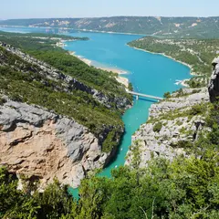 Le lac de Sainte-Croix : un monde souterrain oublié