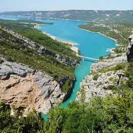 Le lac de Sainte-Croix : un monde souterrain oublié