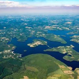 Le lac de Vassivière : le lac des artistes