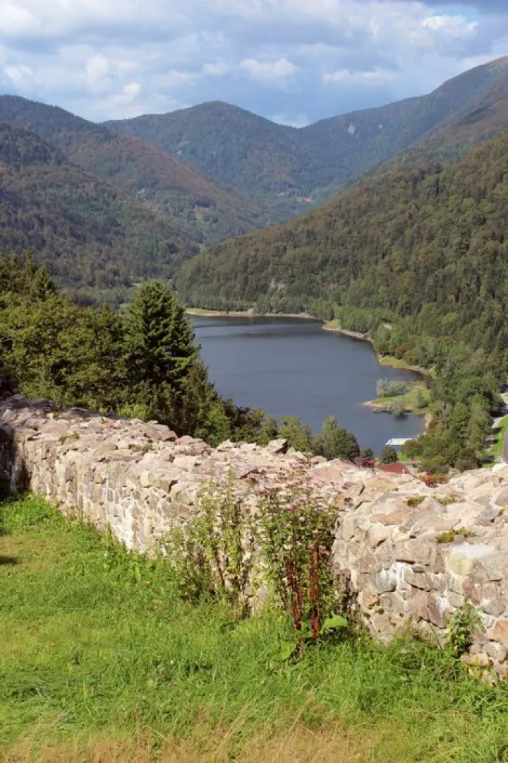 Le lac vu des ruines de Wildenstein
