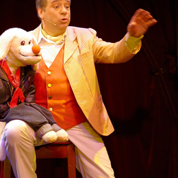 Le magicien voyageur avec Peter Din au Théâtre Le Double Fond