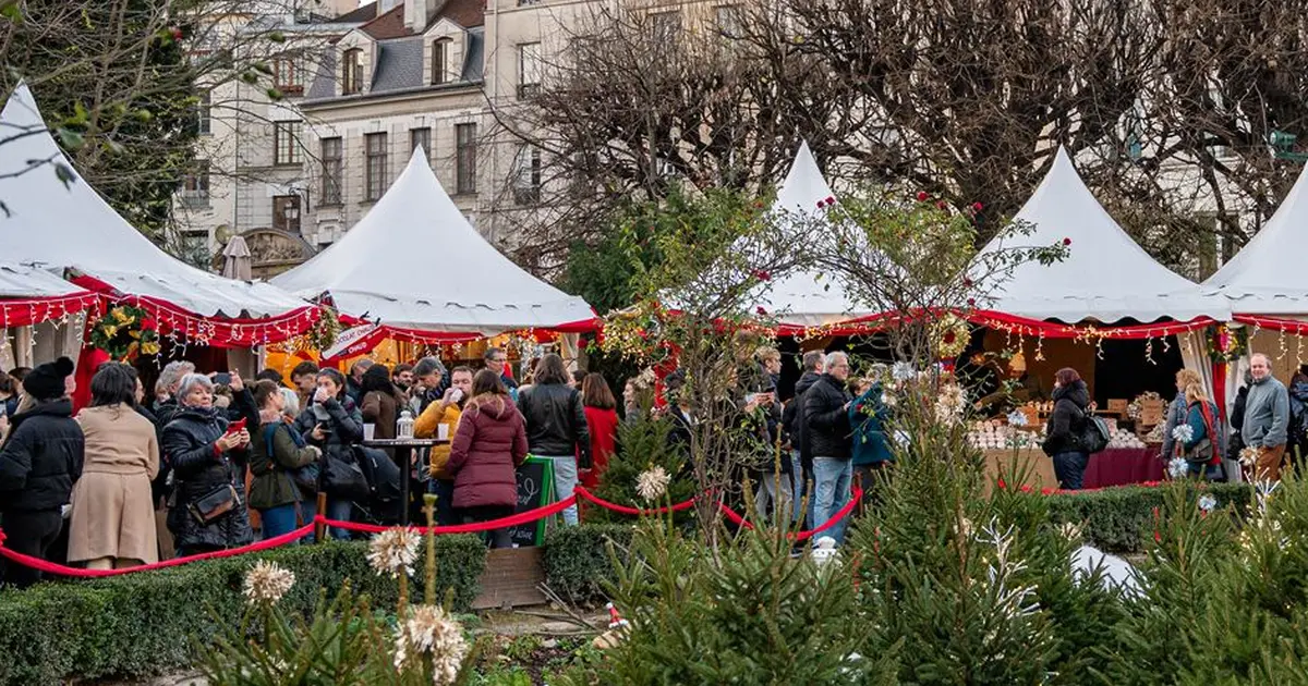 Les stands du marché de Noël de Notre-Dame à Paris, gastronomie et artisanat à l'honneur !