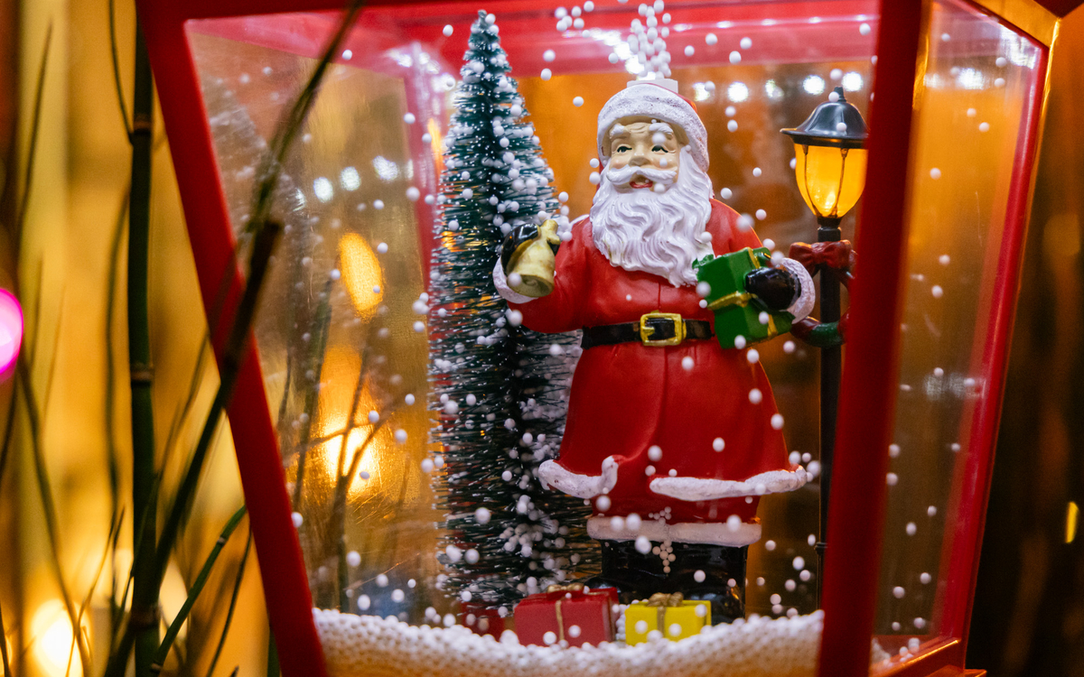 Un Père Noël enneigé