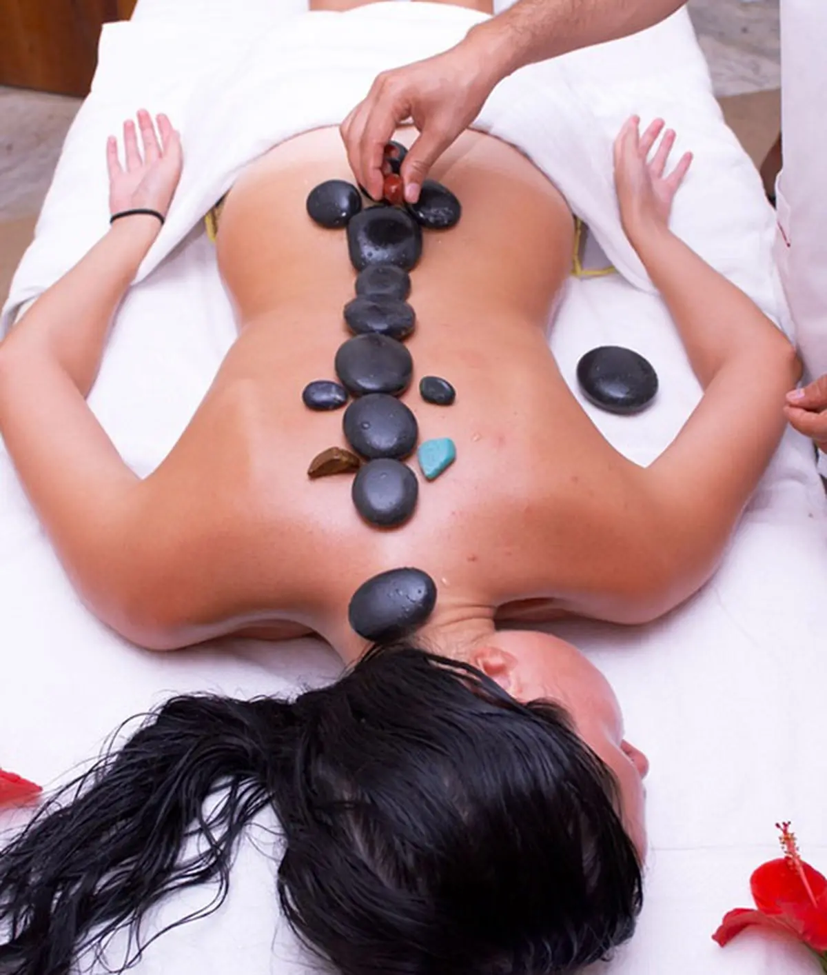 Le Massage aux pierres chaudes