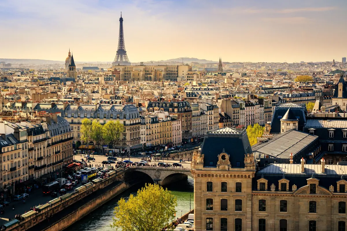 Le mobilier urbain de Paris repensé pour plus de beauté, d'utilité et de durabilité
