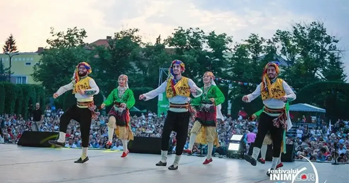 Le Monde en spectacle ( Festival du Rouergue )