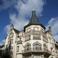 Le Palais des Fêtes de Strasbourg se trouve au croisement des rues Sellénick, Phalsbourg et  du boulevard Clémenceau &copy; www.archi-strasbourg.org