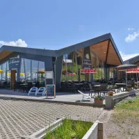 Le restaurant Le Panoramic domine la station du Schnepf' DR