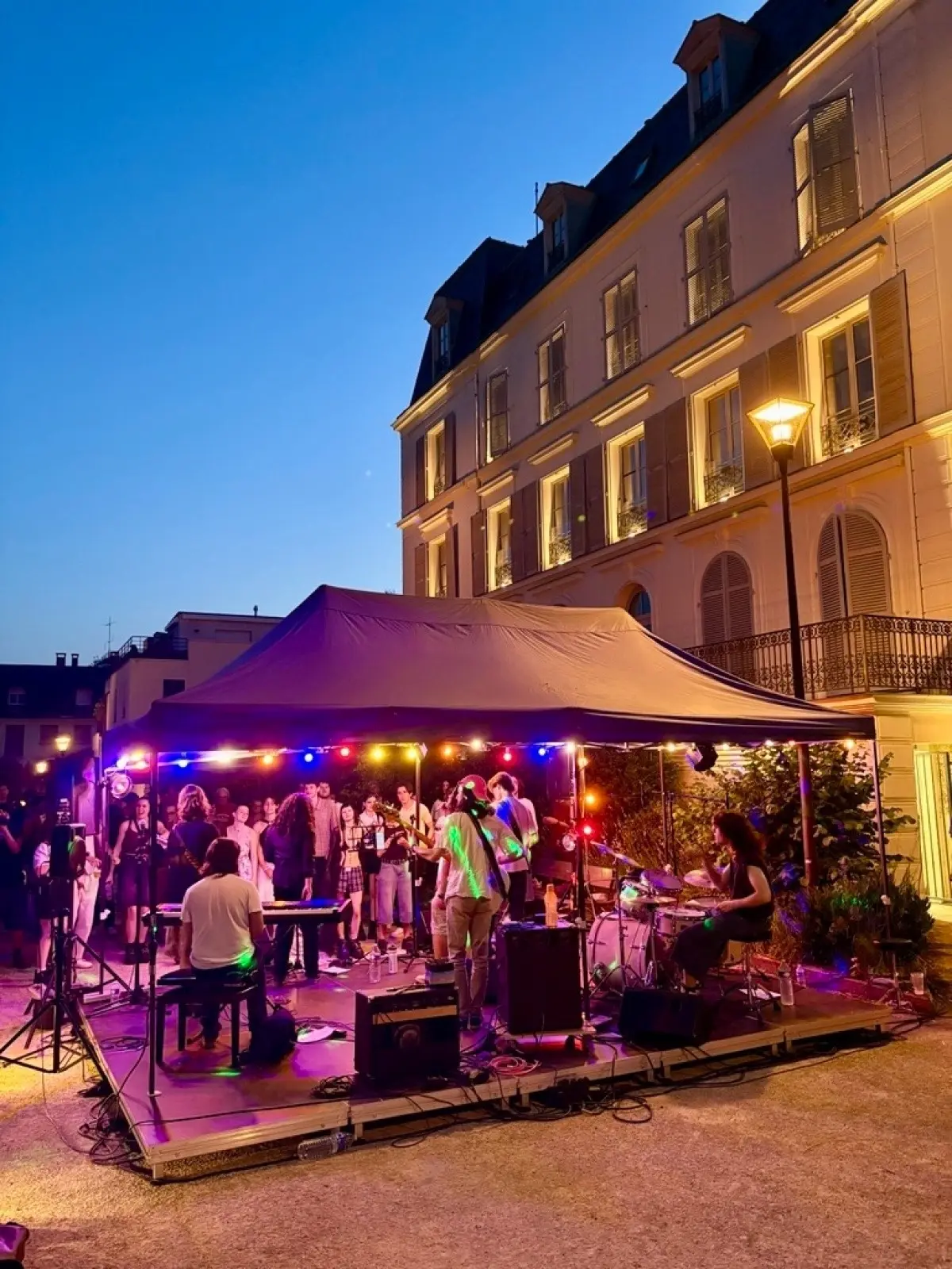 Le Parvis du Val Fleury : lieu incontournable de la Jeunesse