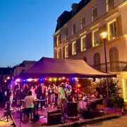 Le Parvis du Val Fleury : lieu incontournable de la Jeunesse