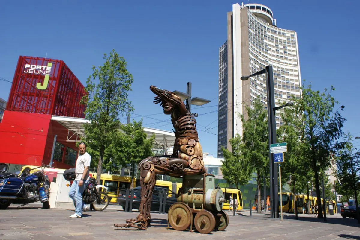 Le soudeur d'Yves Carrey dans la rue du Sauvage