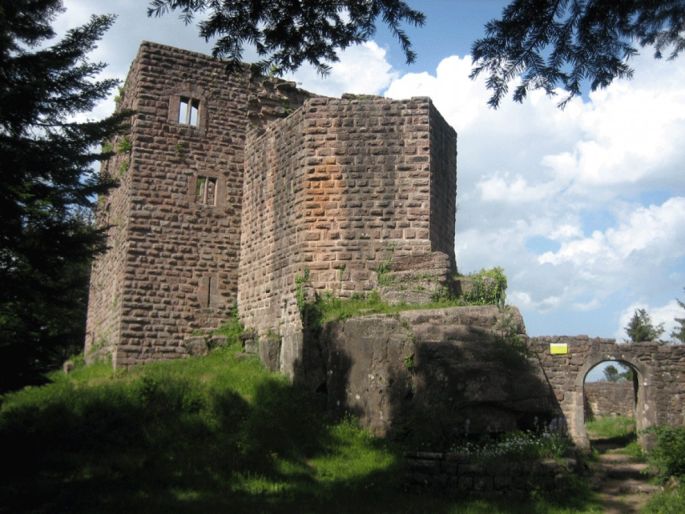 Le petit château du Birkenfels était utilisé pour surveiller la route romaine du Mt Ste Odile au Champ du Feu