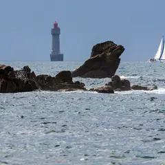 Le phare de la Jument : la tour que les vagues ont rendue célèbre