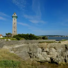 Le phare de Vallières : un phare devenu belvédère sur la Gironde