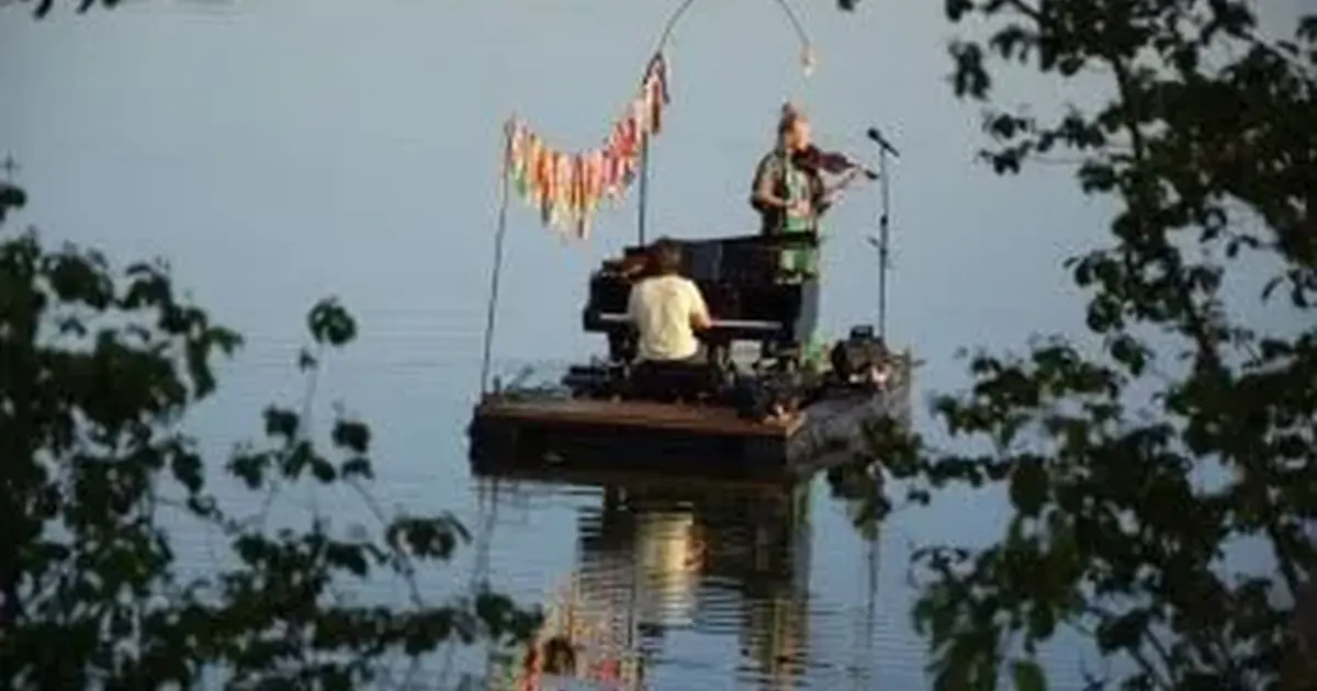 Le pianO du lac " Jangada "