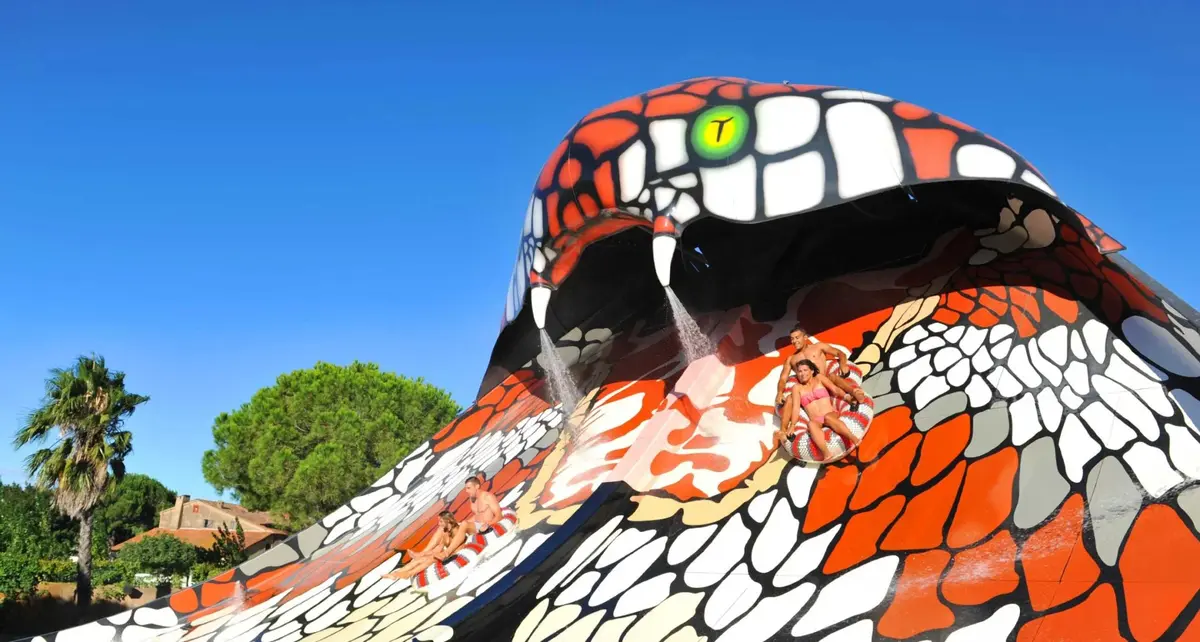 Le plus grand toboggan aquatique d’Europe est en France : voici les descentes les plus spectaculaires à tester cet été