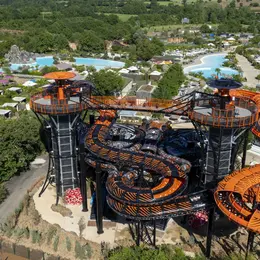 Le plus grand toboggan aquatique d’Europe est en France : voici les descentes les plus spectaculaires à tester cet été