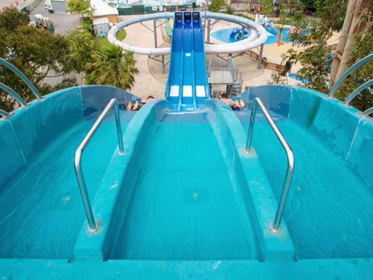 Le plus grand toboggan aquatique d’Europe est en France : voici les descentes les plus spectaculaires à tester cet été